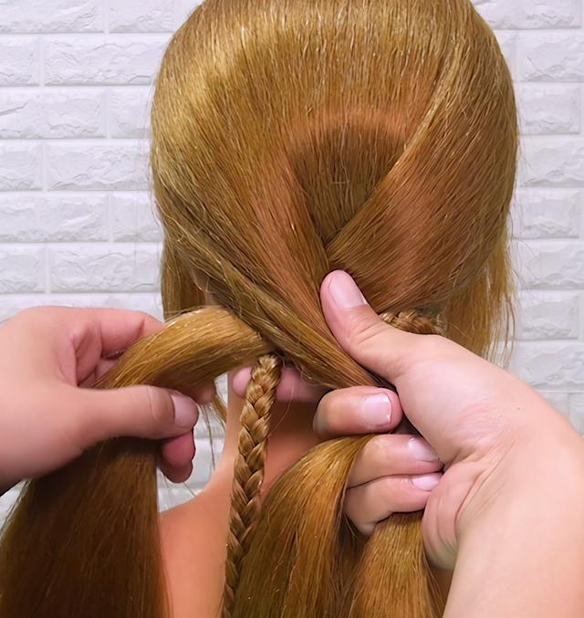 教大家一款大人小孩都適合的辮子，簡單日常的輕時尚編發造型
