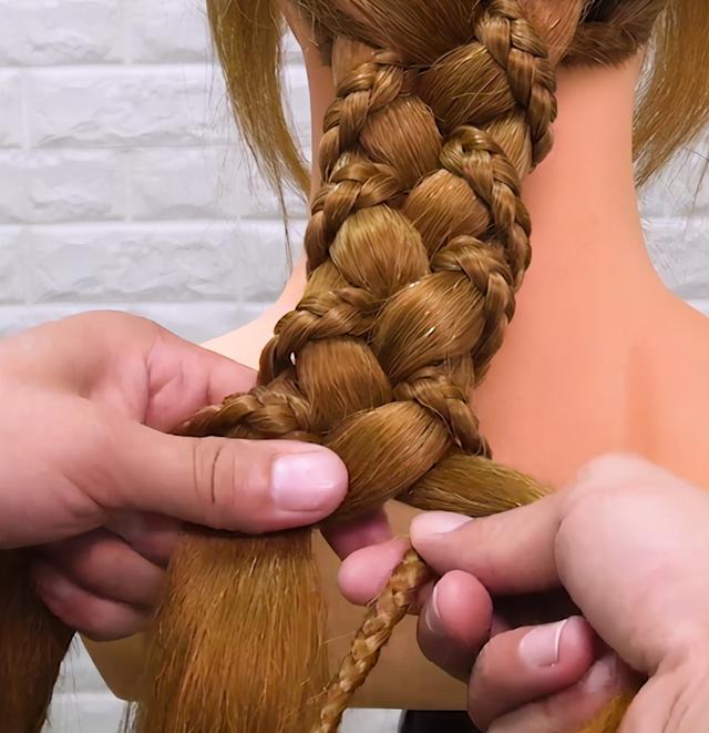教大家一款大人小孩都適合的辮子，簡單日常的輕時尚編發造型