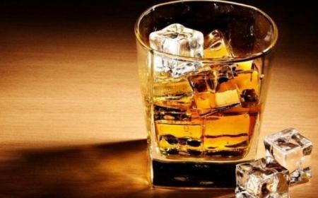 一邊吃飯一邊喝啤酒對(duì)身體好嗎