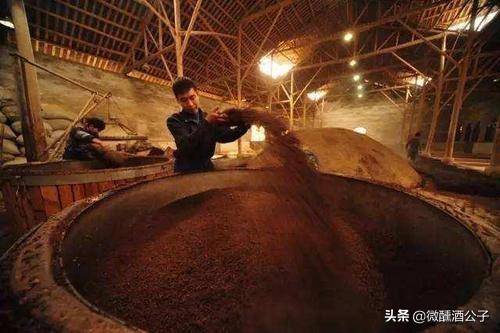 開一個小酒坊投入多少（解密在農村開一家釀酒作坊的成本）
