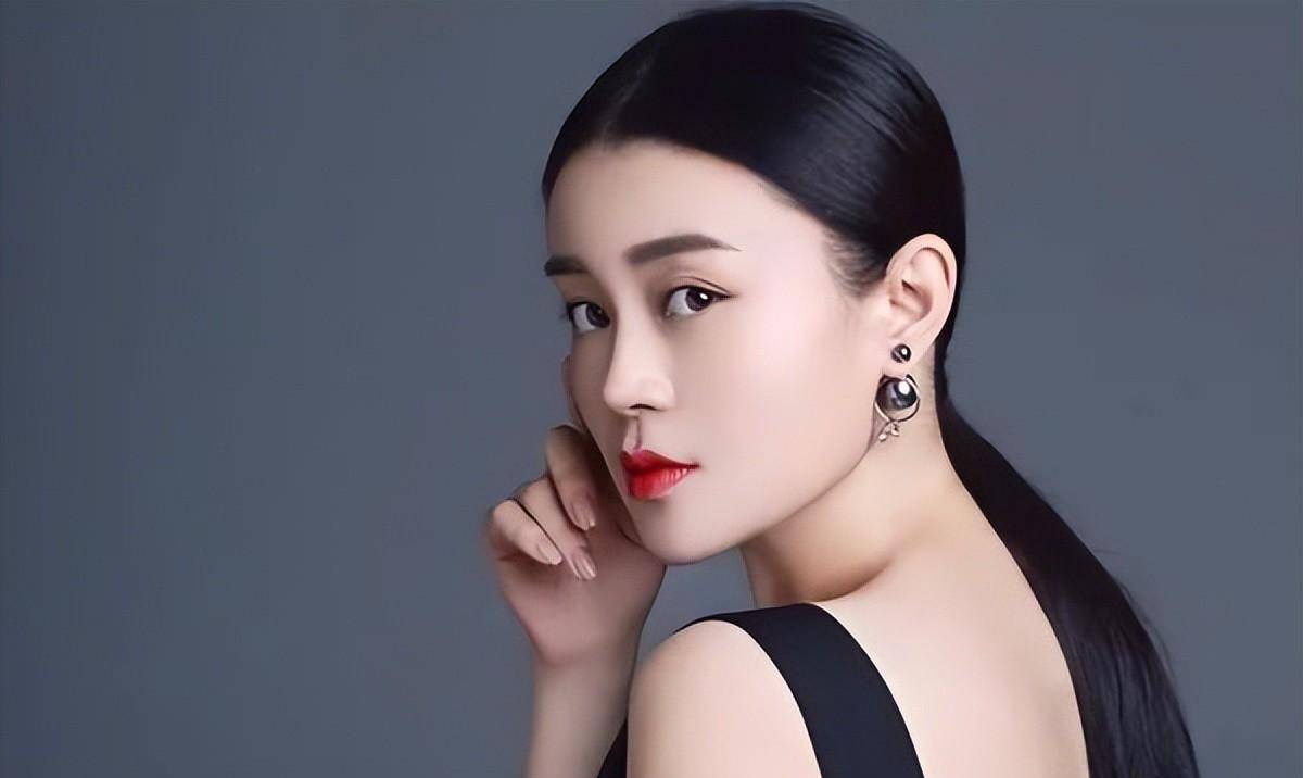 關(guān)婷娜身高簡(jiǎn)介（關(guān)婷娜個(gè)人簡(jiǎn)歷身高多少）