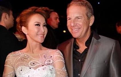 李玟和她老公離婚了嗎?曝李玟原定7月與老公離婚