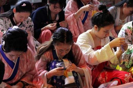 乞巧節(jié)有哪些傳統(tǒng)風俗活動
